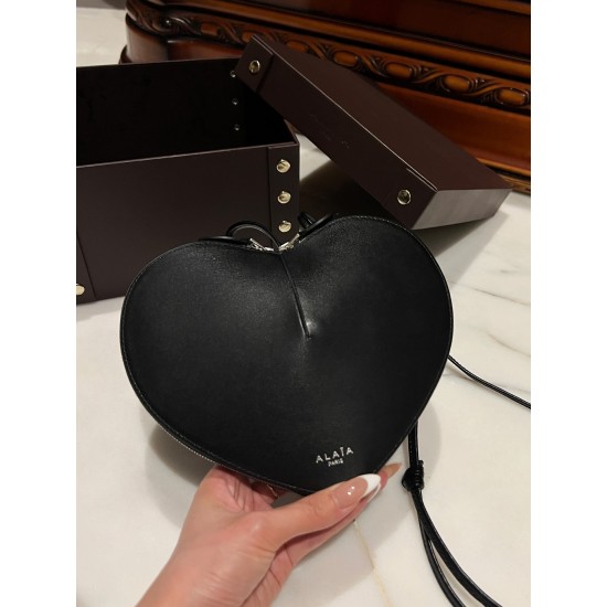ALAIA 03 ALAIA 03