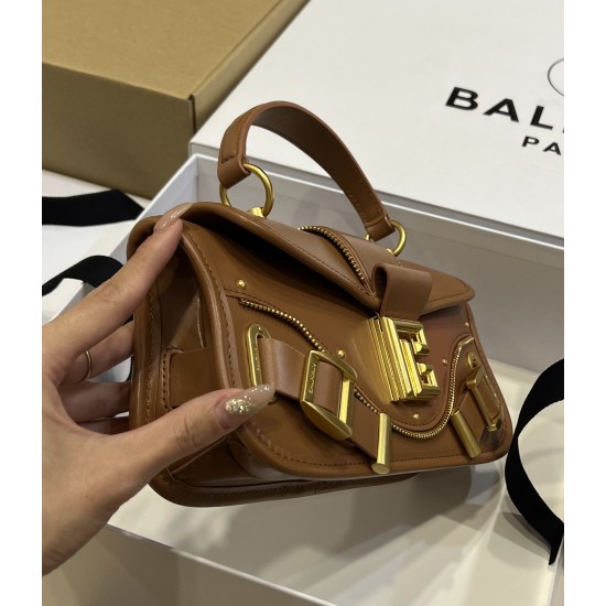 BALMAIN 04 BALMAIN 04
