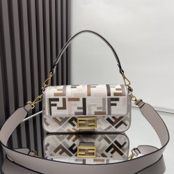 Fendi  0111