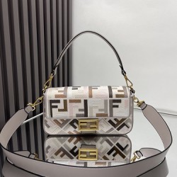 Fendi  0111