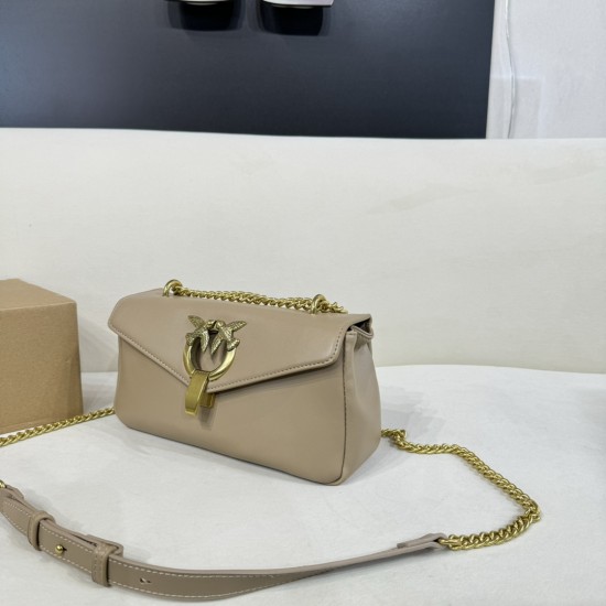 Pinko bags iten No：  price： 60 US dollar