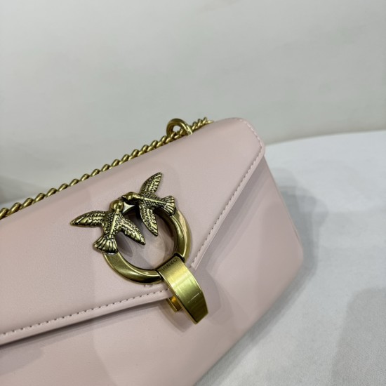 Pinko bags iten No：  price： 60 US dollar