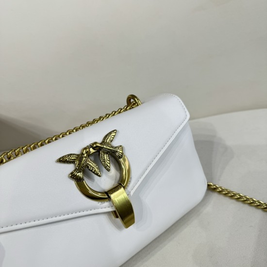 Pinko bags iten No：  price： 60 US dollar