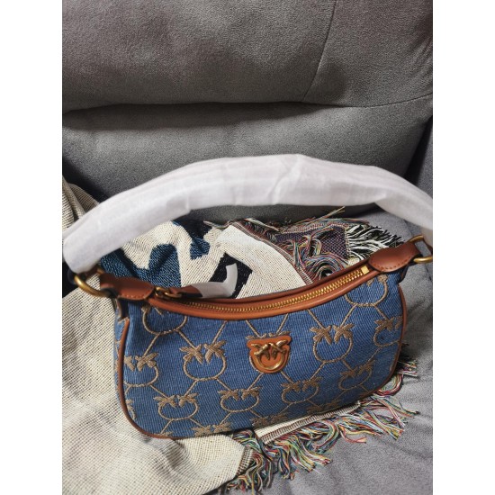 Pinko 8870YM270 Axillary bag Pinko 8870YM270 Axillary bag