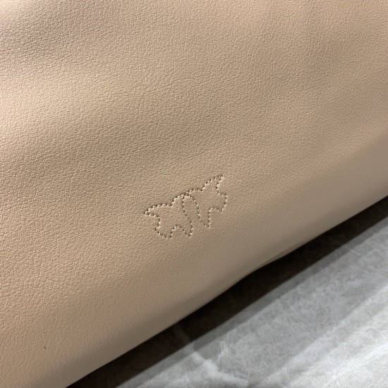 Pinko bag iten No:H021030 price:105 US dollar Pinko bag iten No:H021030 price:105 US dollar