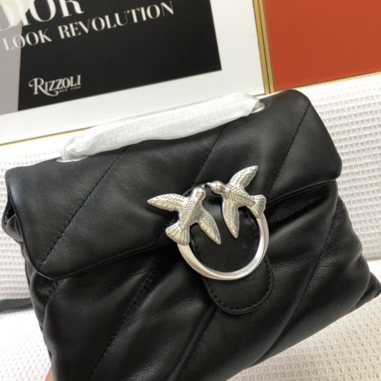 Pinko bag iten No:21010/21011 price:90/95 US dollar Pinko bag iten No:21010/21011 price:90/95 US dollar