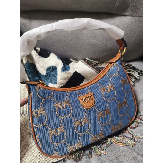 Pinko 8870YM270 Axillary bag Pinko 8870YM270 Axillary bag