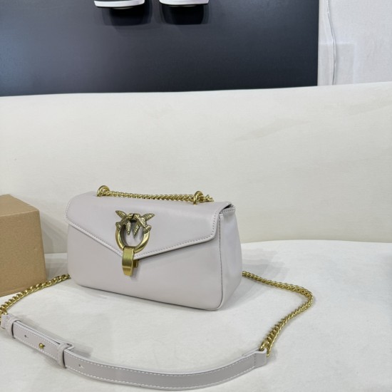 Pinko bags iten No：  price： 60 US dollar