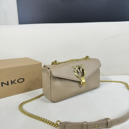 Pinko bags iten No：  price： 60 US dollar