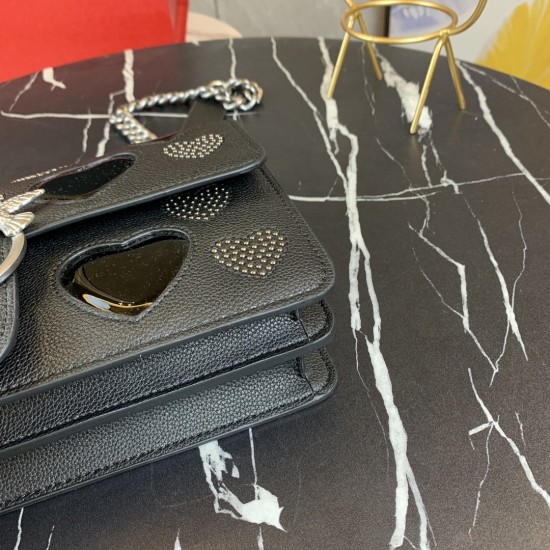 Pinko bag iten No:66606 price:75/80 US dollar Pinko bag iten No:66606 price:75/80 US dollar
