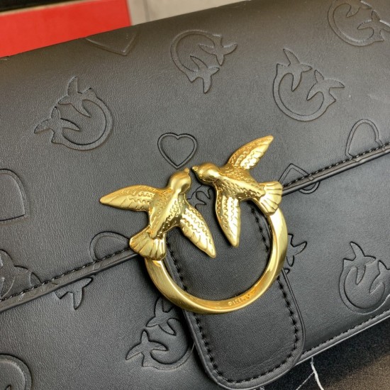 Pinko bag iten No:66606 price:75/80 US dollar Pinko bag iten No:66606 price:75/80 US dollar