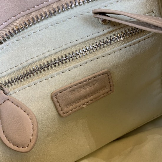 Pinko bag iten No:021025 price:105 US dollar Pinko bag iten No:021025 price:105 US dollar