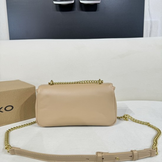Pinko bags iten No：  price： 60 US dollar