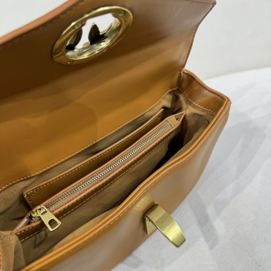 Pinko bags iten No：  price： 60 US dollar
