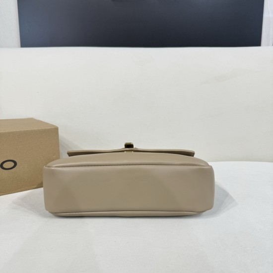 Pinko bags iten No：  price： 60 US dollar