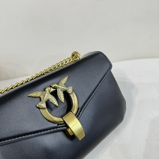 Pinko bags iten No：  price： 60 US dollar