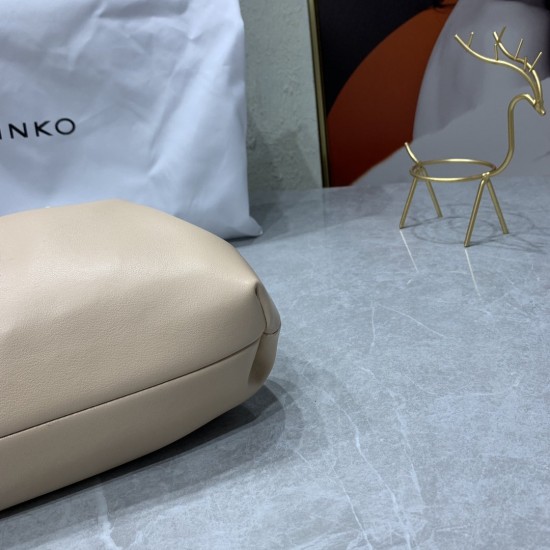 Pinko bag iten No:H021030 price:90 US dollar Pinko bag iten No:H021030 price:90 US dollar