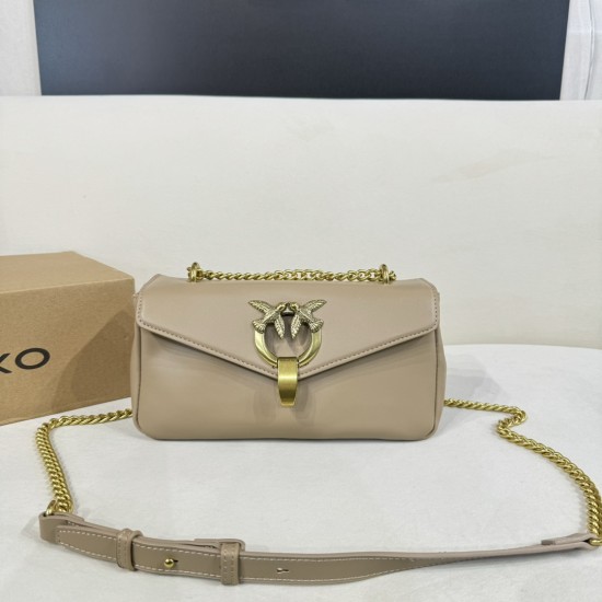 Pinko bags iten No：  price： 60 US dollar