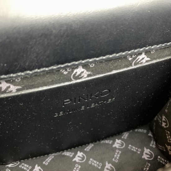 Pinko bag iten No: 66601 price:75 US dollar Pinko bag iten No: 66601 price:75 US dollar