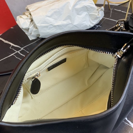 Pinko bag iten No:021025 price:105 US dollar Pinko bag iten No:021025 price:105 US dollar