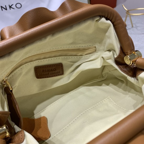 Pinko bag iten No:H021030 price:90 US dollar Pinko bag iten No:H021030 price:90 US dollar