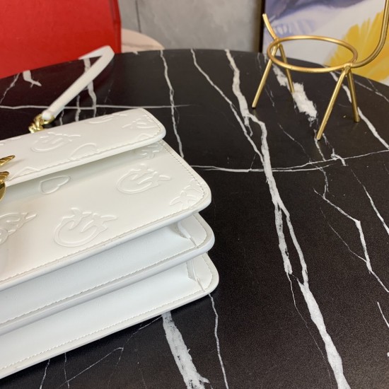Pinko bag iten No:66606 price:75/80 US dollar Pinko bag iten No:66606 price:75/80 US dollar