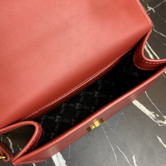 Pinko bag iten No: 66601 price:75 US dollar Pinko bag iten No: 66601 price:75 US dollar