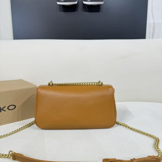 Pinko bags iten No：  price： 60 US dollar