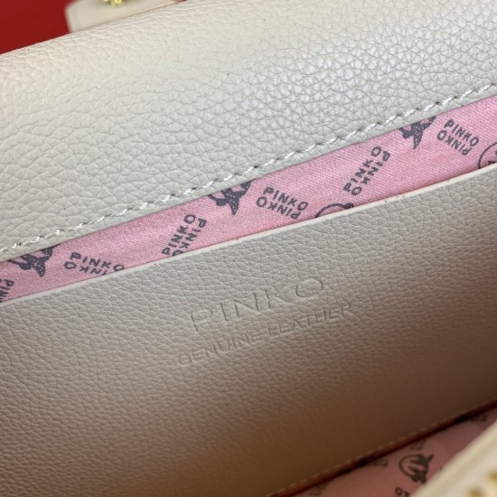 Pinko bag iten No:66606 price:75/80 US dollar Pinko bag iten No:66606 price:75/80 US dollar