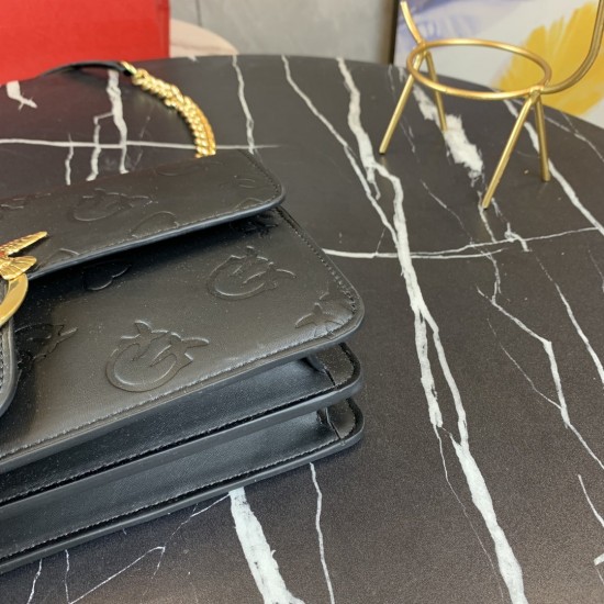 Pinko bag iten No:66606 price:75/80 US dollar Pinko bag iten No:66606 price:75/80 US dollar