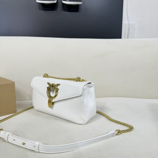 Pinko bags iten No：  price： 60 US dollar