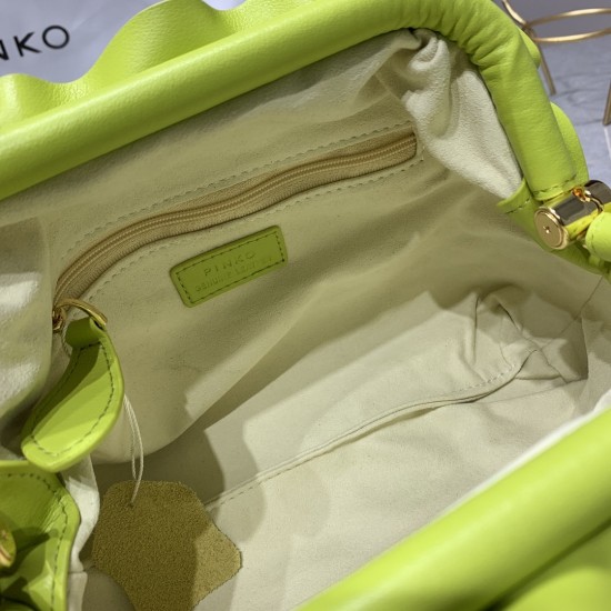 Pinko bag iten No:H021030 price:90 US dollar Pinko bag iten No:H021030 price:90 US dollar