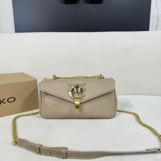 Pinko bags iten No：  price： 60 US dollar