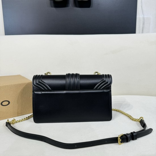 Pinko bags iten No: price: 60 US dollar Pinko bags iten No: price: 60 US dollar