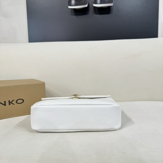Pinko bags iten No：  price： 60 US dollar