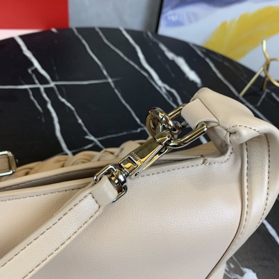 Pinko bag iten No:021025 price:105 US dollar Pinko bag iten No:021025 price:105 US dollar