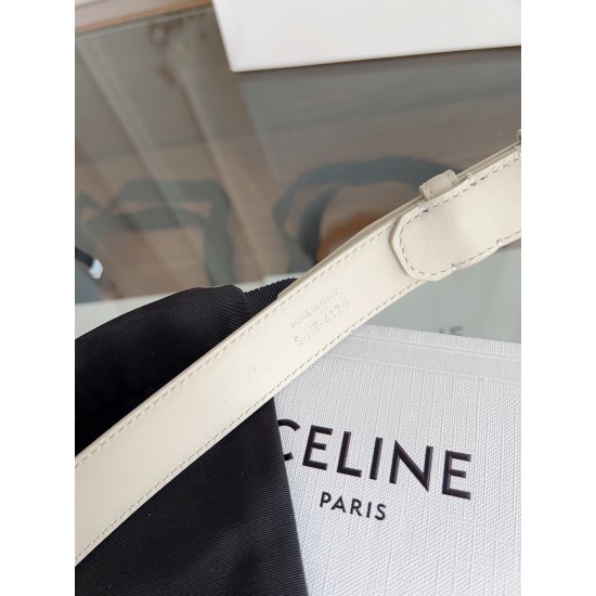 c line 女士皮带,小牛皮质感搭配独特凯旋门扣 c line 女士皮带,小牛皮质感搭配独特凯旋门扣