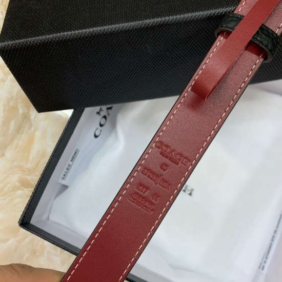 y12270 蔻驰女士腰带2.5cm 专柜同款 双面原版皮 荔枝纹头层牛皮 爆款 搭配裙子裤子都超好看 y12270 蔻驰女士腰带2.5cm 专柜同款 双面原版皮 荔枝纹头层牛皮 爆款 搭配裙子裤子都超好看