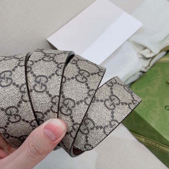 c12280 Supreme帆布腰带采用经典配色 c12280 Supreme帆布腰带采用经典配色