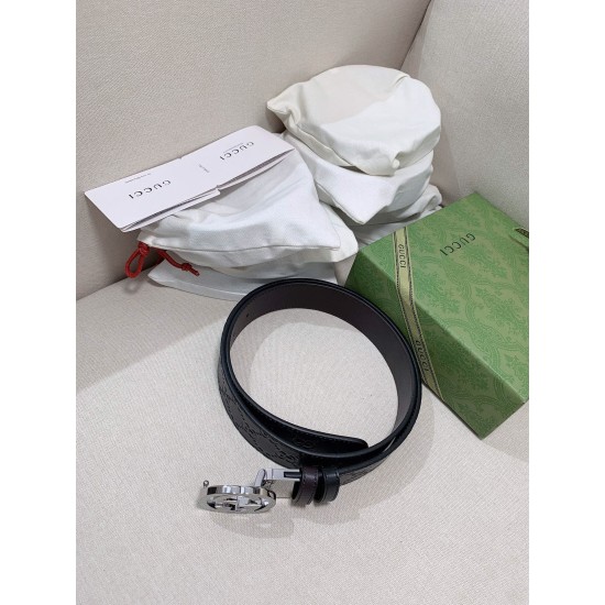 C12280 原版小牛皮搭配旋转扣 C12280 原版小牛皮搭配旋转扣