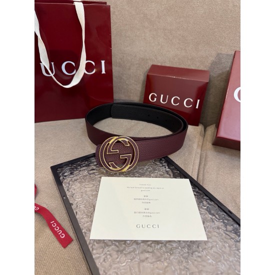 w12280 两色双面小牛皮腰带。配饰继续引领Gucci全新系列的潮流,以独具匠心的丰富细节和实用功能演绎出众品质。皮带宽度4.0CM。w12290 w12280 两色双面小牛皮腰带。配饰继续引领Gucci全新系列的潮流,以独具匠心的丰富细节和实用功能演绎出众品质。皮带宽度4.0CM。w12290