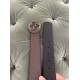 w12280 两色双面小牛皮腰带。配饰继续引领Gucci全新系列的潮流,以独具匠心的丰富细节和实用功能演绎出众品质。皮带宽度4.0CM。w12290 w12280 两色双面小牛皮腰带。配饰继续引领Gucci全新系列的潮流,以独具匠心的丰富细节和实用功能演绎出众品质。皮带宽度4.0CM。w12290