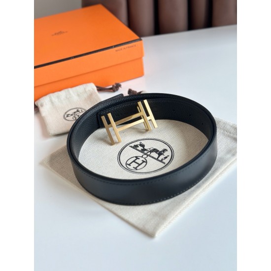 HERMES 宽度:3.2cm,两面用腰带BOUCLE DE CEINTURE H AU CARRÉ & CUIR DE CEINTURE RÉVERSIBLE 精致五金搭配Togo皮带身 黑色 m1 HERMES 宽度:3.2cm,两面用腰带BOUCLE DE CEINTURE H AU CARRÉ & CUIR DE CEINTURE RÉVERSIBLE 精致五金搭配Togo皮带身 黑色 m1