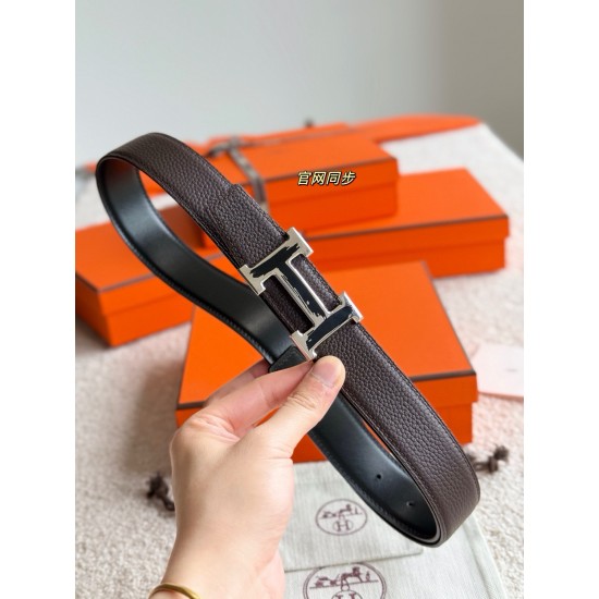 BRUSH 精品五金 搭配进口(巧克力)Togo皮 宽度32MM 以其精湛工艺高品质材料和经典设计备受推崇 是男士腰带顶级选择 简约大气 适合商务和休闲场合 产品手感细腻 不仅是实用配饰 更是身份与品 BRUSH 精品五金 搭配进口(巧克力)Togo皮 宽度32MM 以其精湛工艺高品质材料和经典设计备受推崇 是男士腰带顶级选择 简约大气 适合商务和休闲场合 产品手感细腻 不仅是实用配饰 更是身份与品