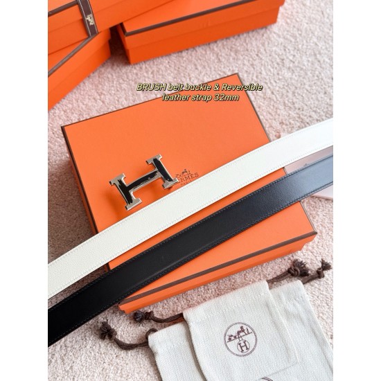 BRUSH 精品五金 搭配进口(奶昔白)Togo皮 宽度32MM 以其精湛工艺高品质材料和经典设计备受推崇 是男士腰带顶级选择 简约大气 适合商务和休闲场合 产品手感细腻 不仅是实用配饰 更是身份与品 BRUSH 精品五金 搭配进口(奶昔白)Togo皮 宽度32MM 以其精湛工艺高品质材料和经典设计备受推崇 是男士腰带顶级选择 简约大气 适合商务和休闲场合 产品手感细腻 不仅是实用配饰 更是身份与品