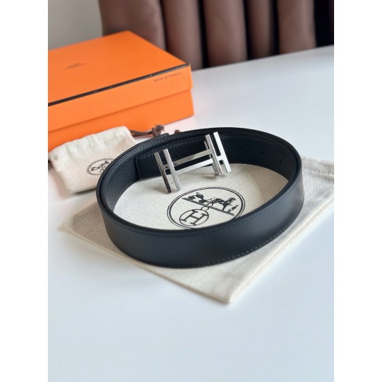 HERMES 宽度:3.2cm,两面用腰带BOUCLE DE CEINTURE H AU CARRÉ & CUIR DE CEINTURE RÉVERSIBLE 精致五金搭配Togo皮带身 黑色 m1 HERMES 宽度:3.2cm,两面用腰带BOUCLE DE CEINTURE H AU CARRÉ & CUIR DE CEINTURE RÉVERSIBLE 精致五金搭配Togo皮带身 黑色 m1
