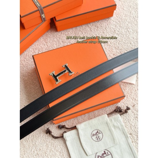 BRUSH 精品五金 搭配进口(黑)Togo皮 宽度32MM 以其精湛工艺高品质材料和经典设计备受推崇 是男士腰带顶级选择 简约大气 适合商务和休闲场合 产品手感细腻 不仅是实用配饰 更是身份与品味的 BRUSH 精品五金 搭配进口(黑)Togo皮 宽度32MM 以其精湛工艺高品质材料和经典设计备受推崇 是男士腰带顶级选择 简约大气 适合商务和休闲场合 产品手感细腻 不仅是实用配饰 更是身份与品味的