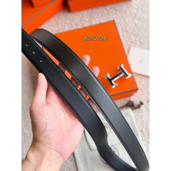 BRUSH 精品五金 搭配进口(黑)Togo皮 宽度32MM 以其精湛工艺高品质材料和经典设计备受推崇 是男士腰带顶级选择 简约大气 适合商务和休闲场合 产品手感细腻 不仅是实用配饰 更是身份与品味的 BRUSH 精品五金 搭配进口(黑)Togo皮 宽度32MM 以其精湛工艺高品质材料和经典设计备受推崇 是男士腰带顶级选择 简约大气 适合商务和休闲场合 产品手感细腻 不仅是实用配饰 更是身份与品味的
