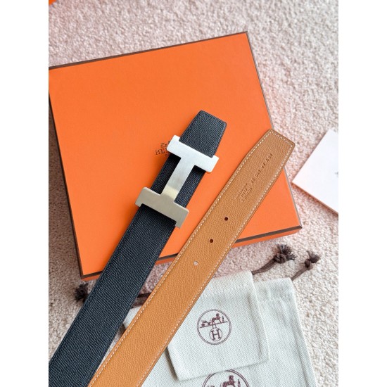 Constance  精品五金 搭配进口epsom皮 黑➕金棕 宽度38MM 以其精湛工艺高品质材料和经典设计备受推崇 是男士腰带顶级选择 简约大气 适合商务和休闲场合 产品手感细腻 不仅是实用配饰