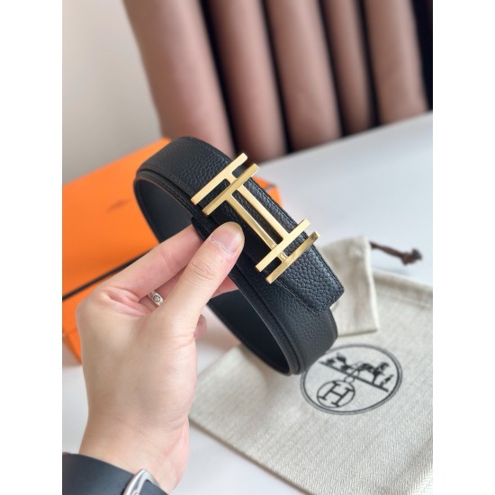 HERMES 宽度:3.2cm,两面用腰带BOUCLE DE CEINTURE H AU CARRÉ & CUIR DE CEINTURE RÉVERSIBLE 精致五金搭配Togo皮带身 黑色 m1 HERMES 宽度:3.2cm,两面用腰带BOUCLE DE CEINTURE H AU CARRÉ & CUIR DE CEINTURE RÉVERSIBLE 精致五金搭配Togo皮带身 黑色 m1